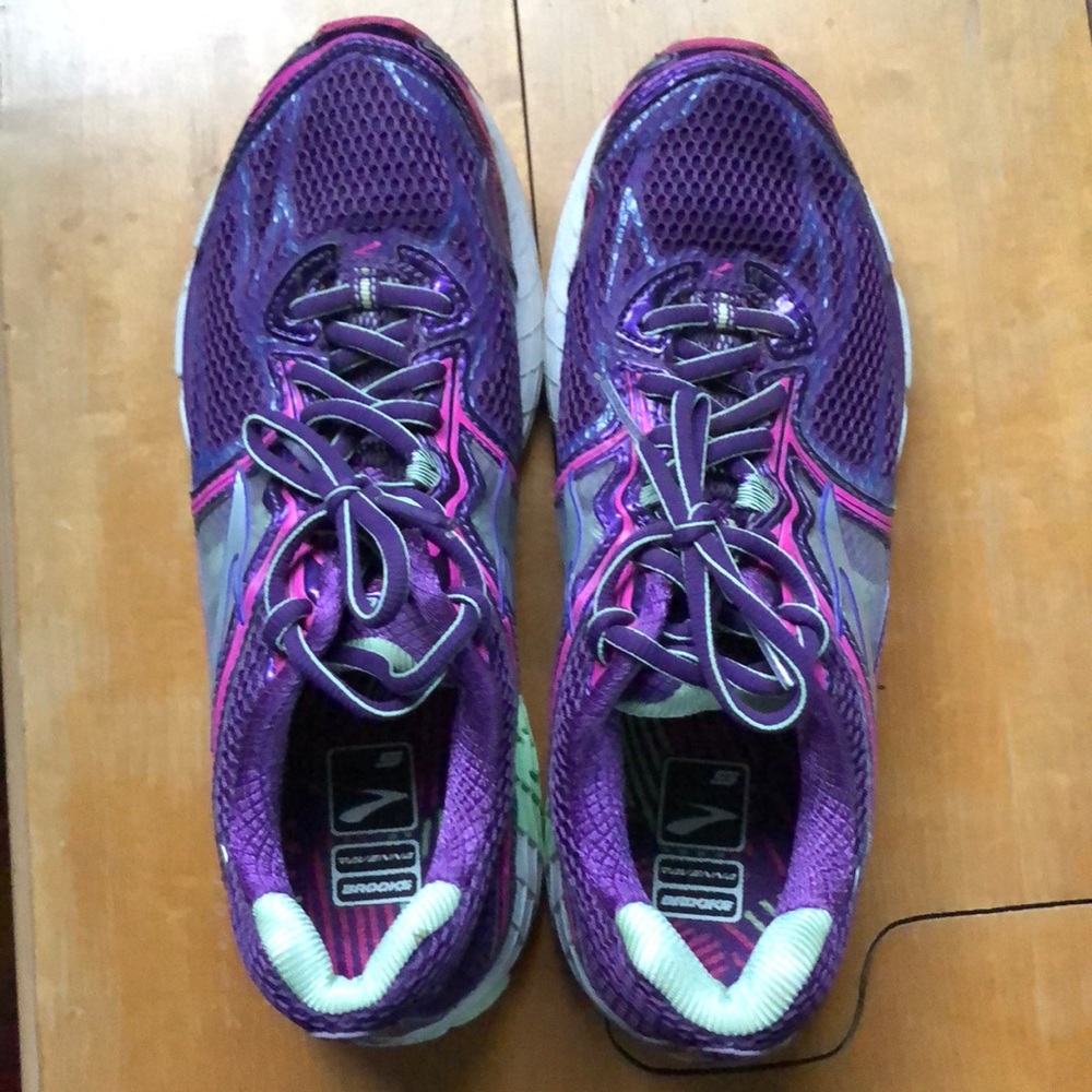 Brooks Ravenna running shoe